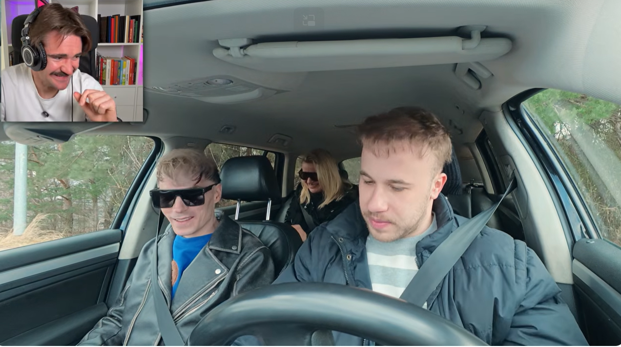 Trys žmonės automobilyje